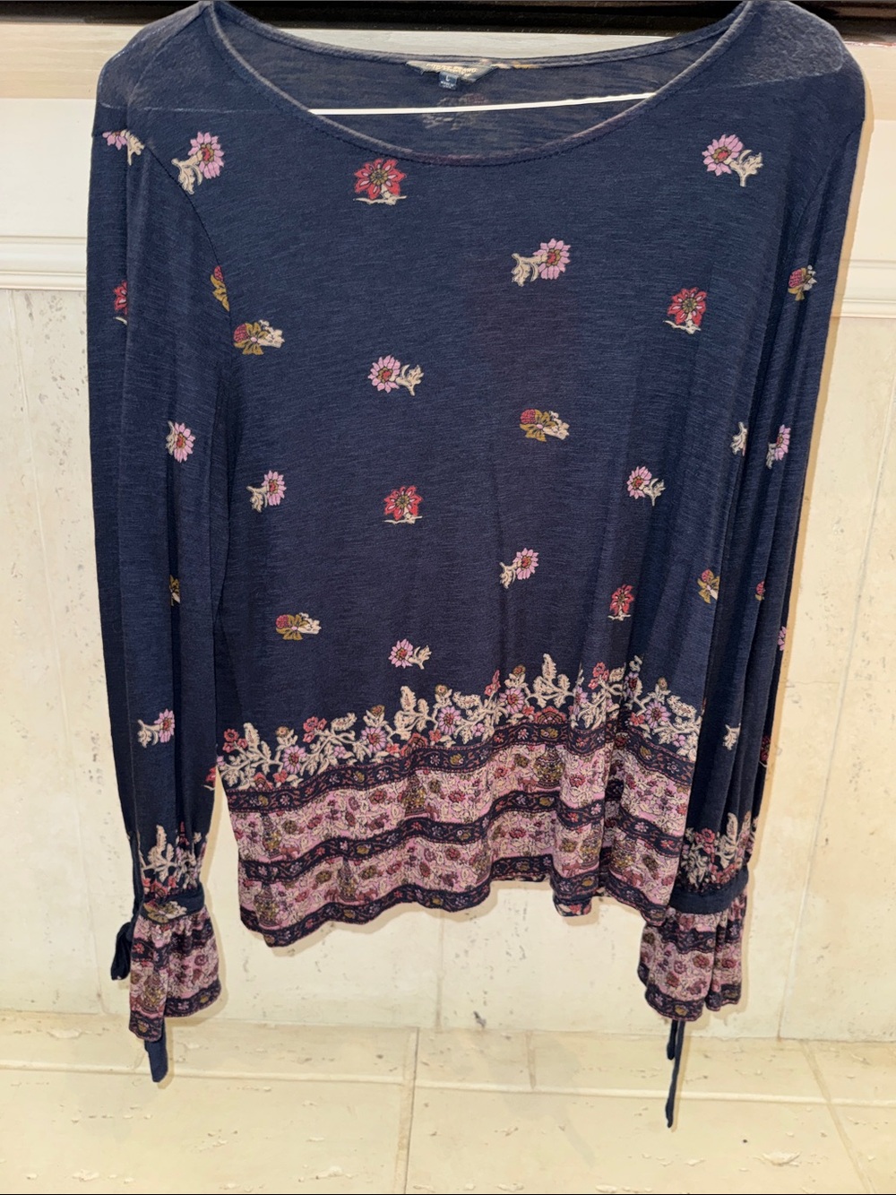 Lucky Brand Size L Blue Boho Floral Border Print Peasant Top Tie Sleeve